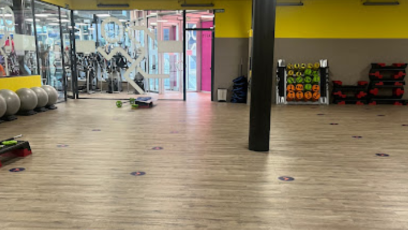 Foto del interior del gimnasio AltaFit Salamanca