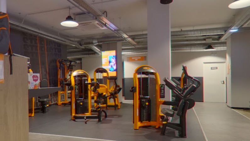 Foto del interior del gimnasio Basic Fit Zaragoza Pablo Gargallo