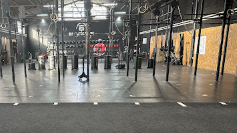 Foto del interior del gimnasio BlackSide
