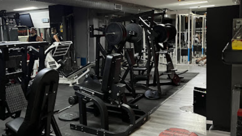 Foto del interior del gimnasio New Harmony Gym
