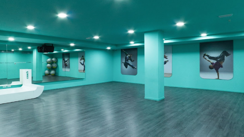Foto del interior del gimnasio Synergym Malaga Reding
