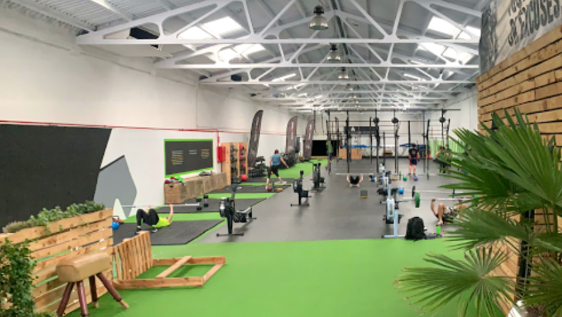 Foto del interior del gimnasio White Peak CrossFit