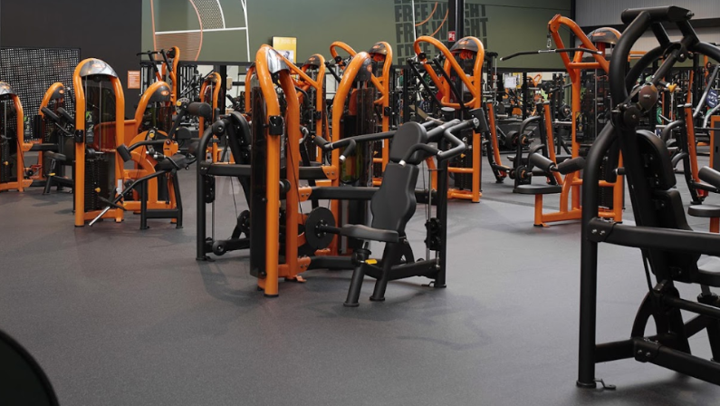 Foto del interior del gimnasio Basic Fit Albacete Conangla