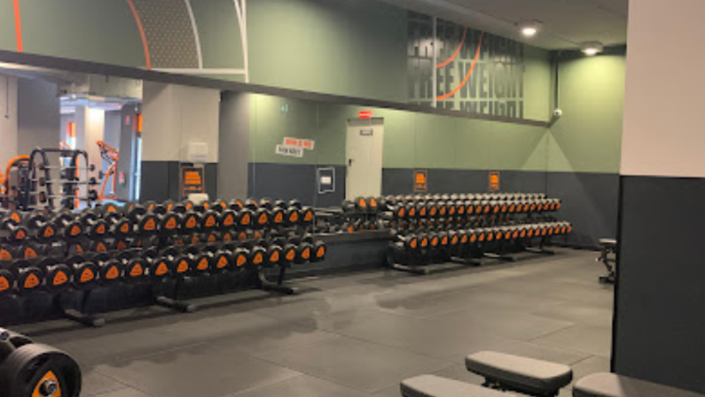 Foto del interior del gimnasio Basic Fit Elche Carrer Costa Rica