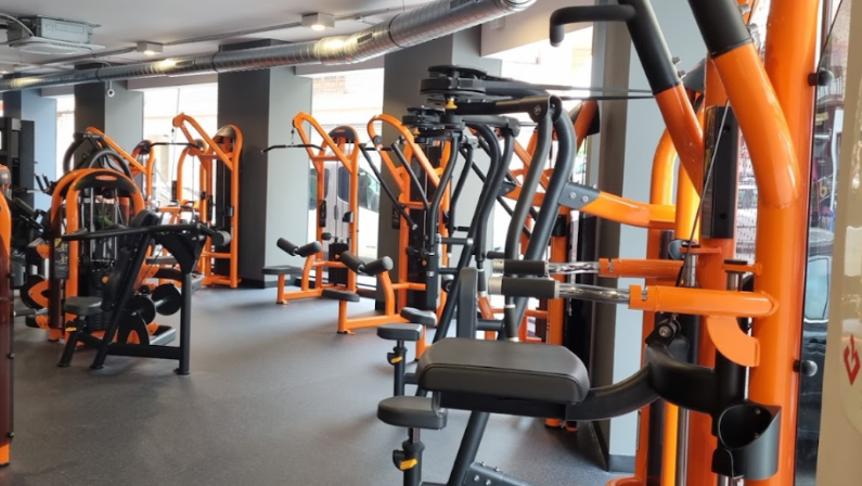 Foto del interior del gimnasio Basic Fit Elche Carrer Jose Garcia Ferrandez