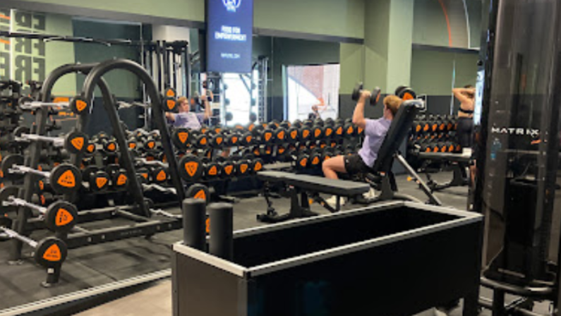 Foto del interior del gimnasio Basic Fit Oviedo Calle Monte Cerrau