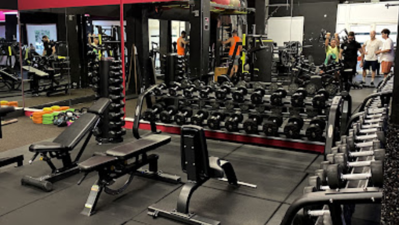 Foto del interior del gimnasio Human fit